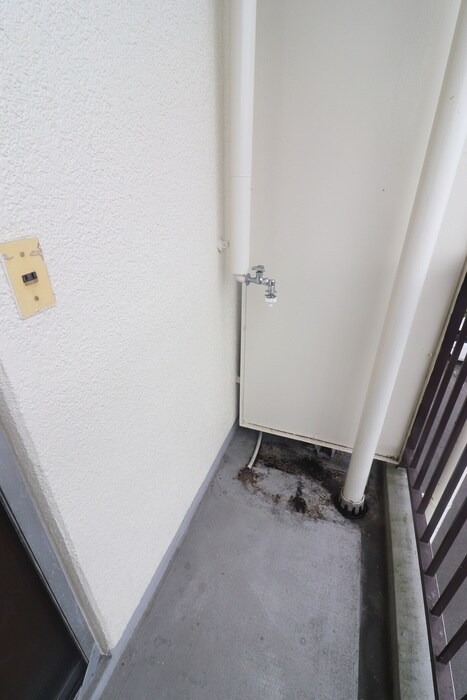 物件内観写真16　(洗濯機置場)