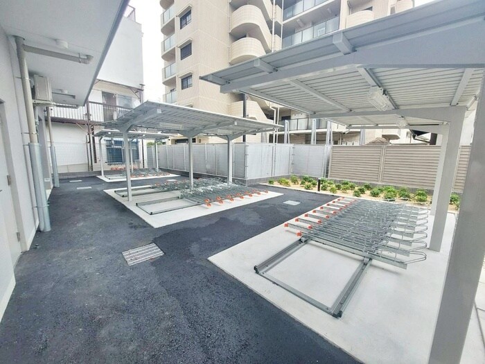 物件外観写真5　(駐輪場)
