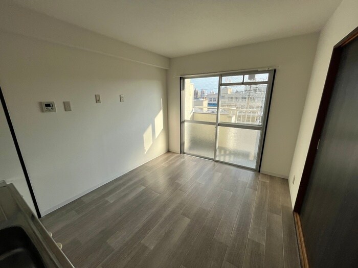 物件内観写真4　(居室)