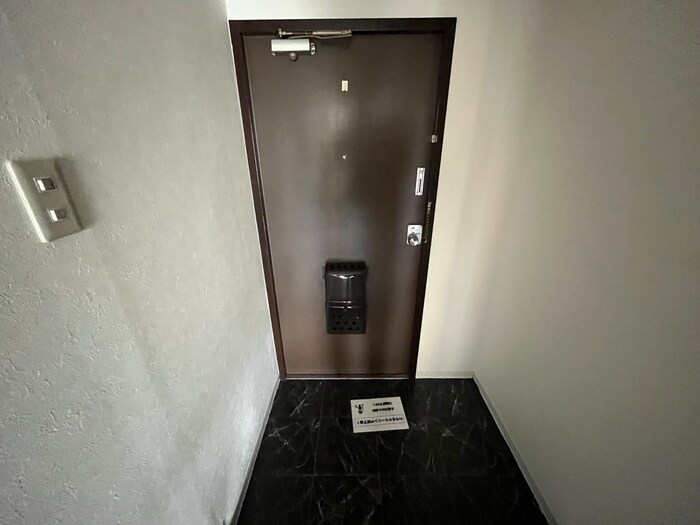 物件内観写真13　(玄関)