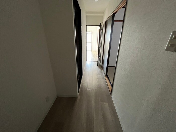 物件内観写真17　(廊下)