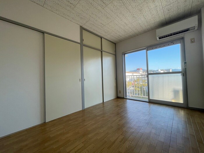 物件内観写真10　(居室)