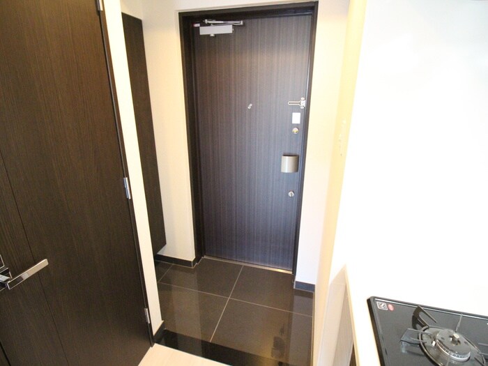 物件内観写真13　(玄関)