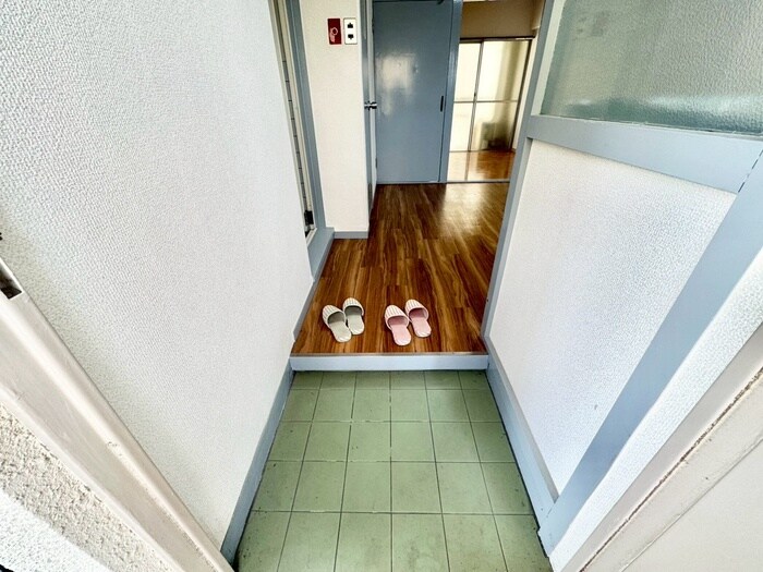 物件内観写真16　(玄関)