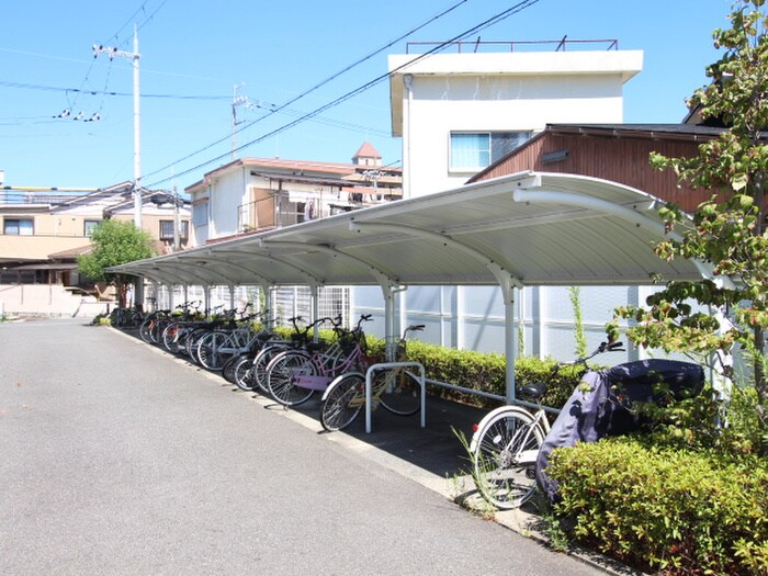 物件外観写真5　(駐輪場)