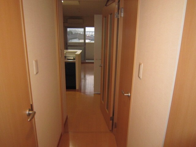 物件内観写真16　(廊下)