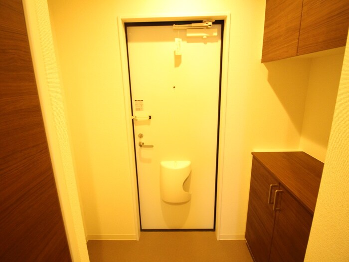 物件内観写真17　(玄関)