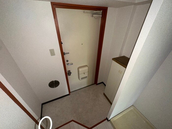 物件内観写真7　(玄関)