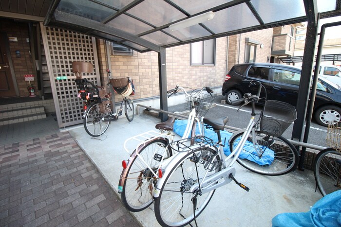 物件外観写真5　(駐輪場)