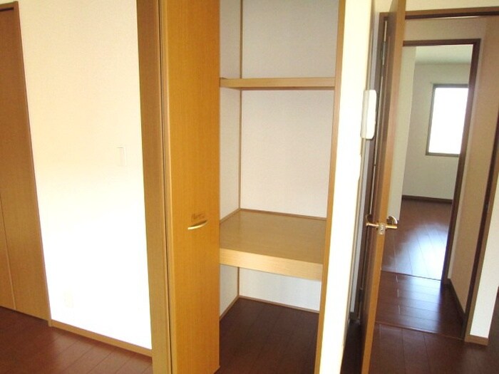 物件内観写真15　(収納)