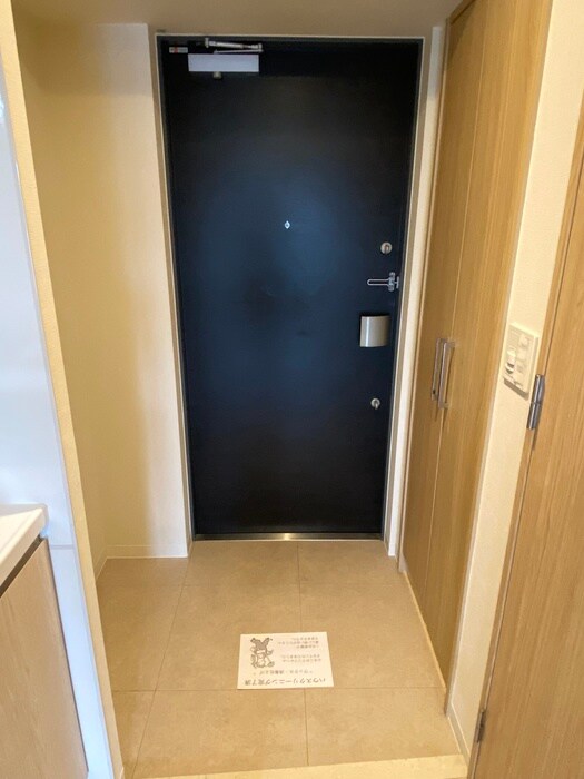 物件内観写真15　(玄関)