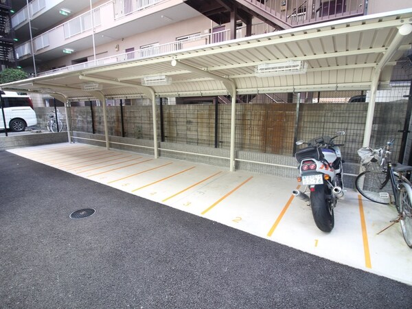 バイク置き場