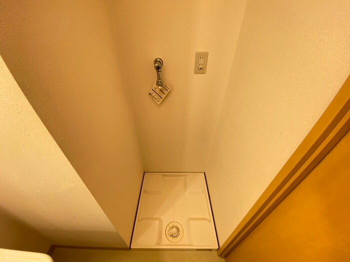 物件内観写真15　(洗濯機置場)