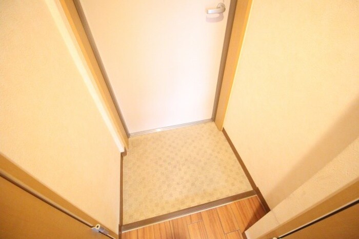 物件内観写真18　(玄関)
