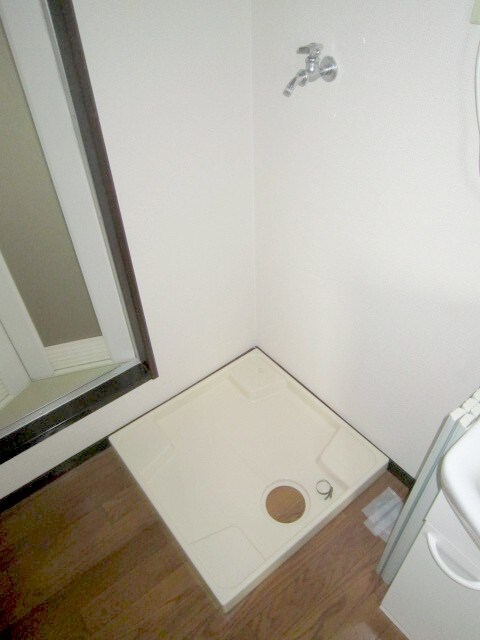 物件内観写真9　(洗濯機置場)