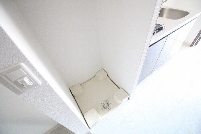 物件内観写真14　(洗濯機置場)