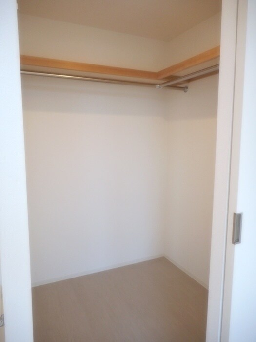 物件内観写真10　(収納)