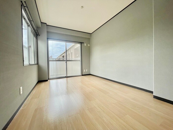 物件内観写真9　(居室)