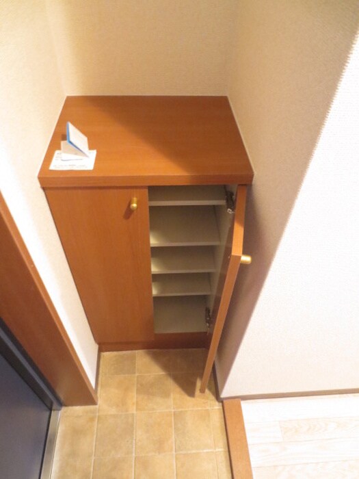 物件内観写真8　(靴箱)