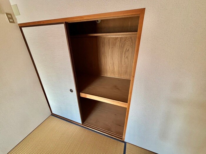 物件内観写真12　(収納)
