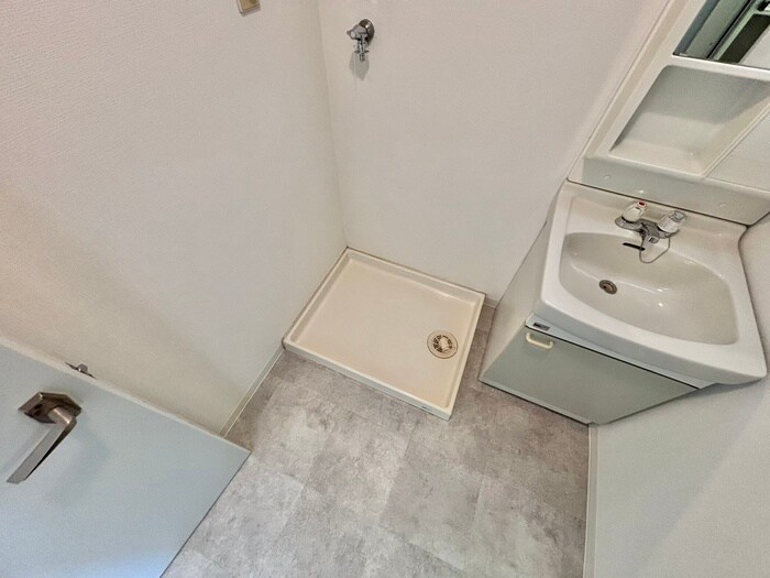 物件内観写真15　(洗濯機置場)