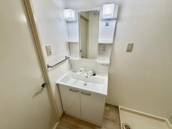 物件内観写真9　(洗面)