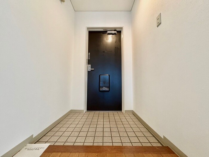 物件内観写真21　(玄関)