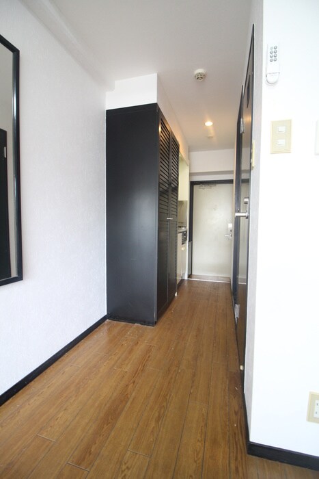 物件内観写真12　(廊下)