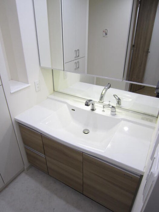 物件内観写真9　(洗面)