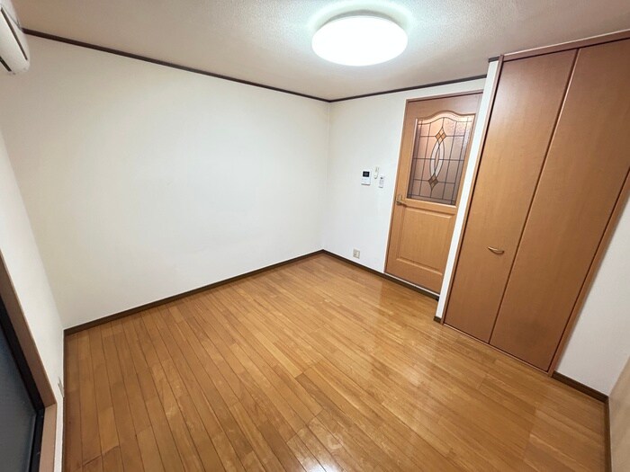 物件内観写真4　(居室)