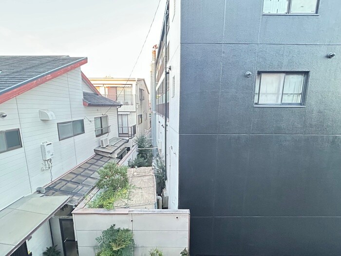 物件内観写真14　(室内からの展望)