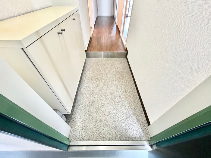 物件内観写真17　(玄関)