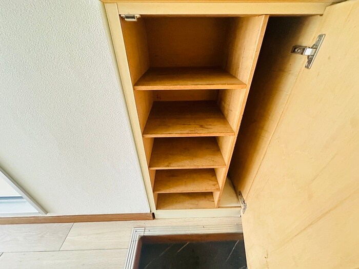 物件内観写真13　(靴箱)