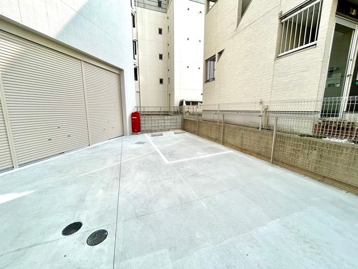 物件外観写真5　(駐車場)