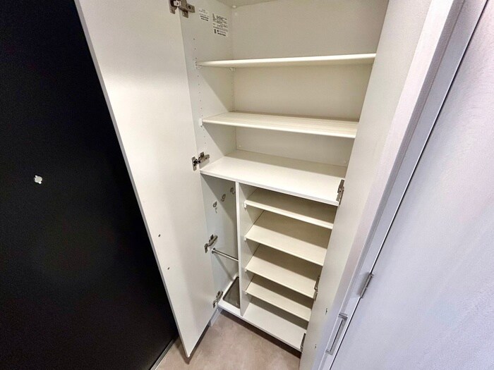 物件内観写真16　(靴箱)