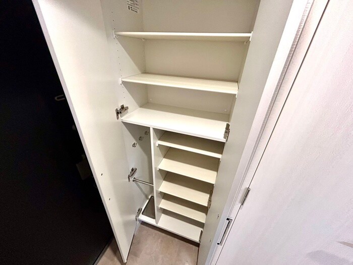 物件内観写真16　(靴箱)