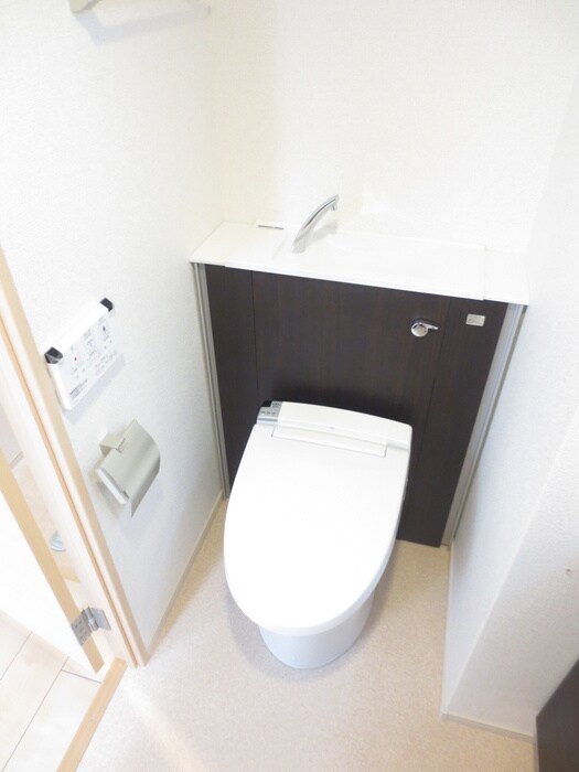 物件内観写真14　(トイレ)