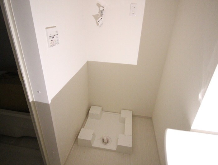 物件内観写真10　(洗濯機置場)