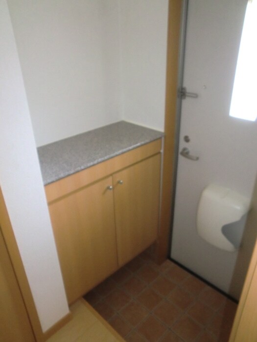 物件内観写真13　(玄関)