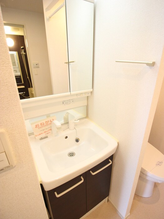 物件内観写真11　(洗面)