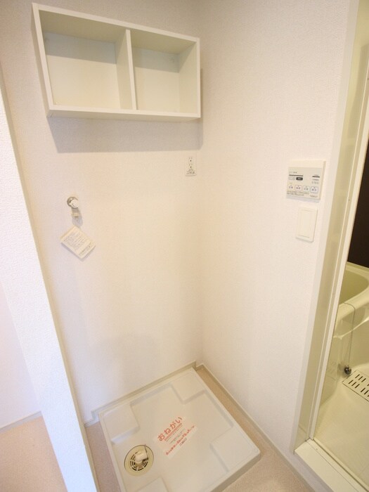 物件内観写真13　(洗濯機置場)