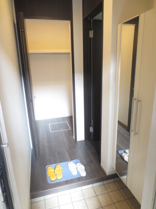 物件内観写真15　(玄関)