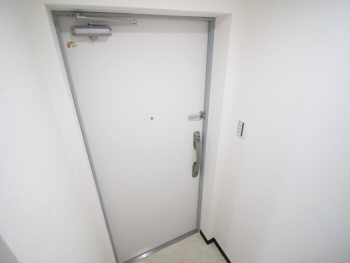 物件内観写真17　(玄関)