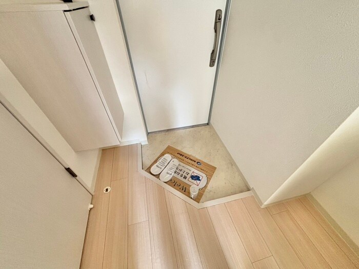 物件内観写真18　(玄関)
