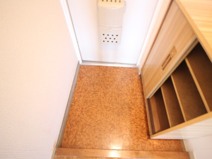 物件内観写真18　(玄関)