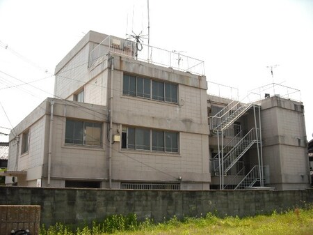 新田マンション外観写真