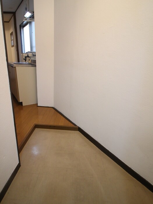 物件内観写真7　(玄関)