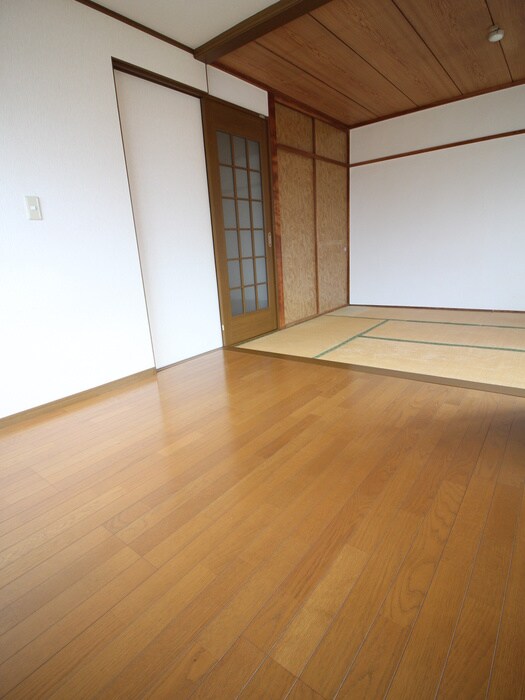 物件内観写真12　(居室)