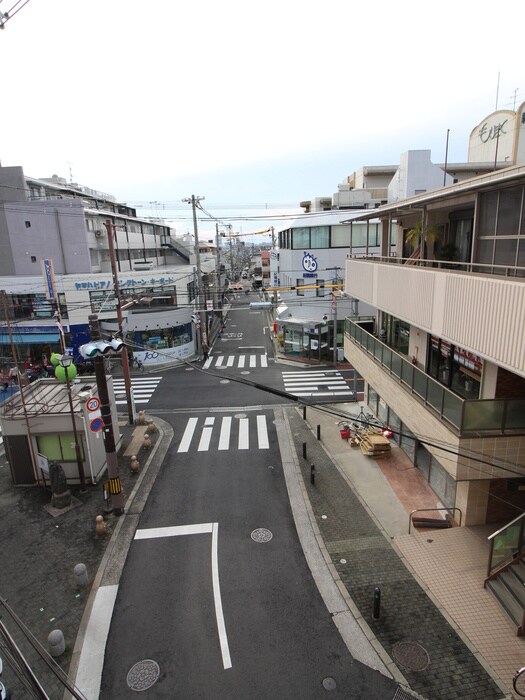 物件内観写真22　(室内からの展望)