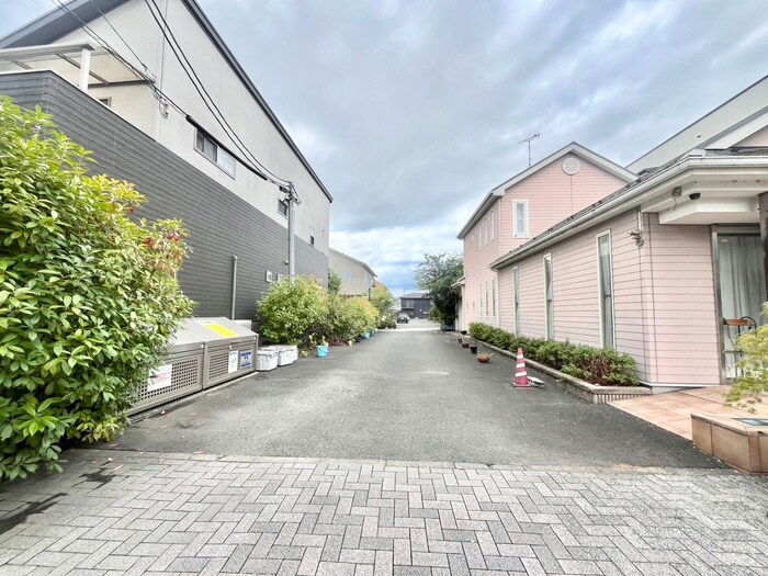 物件外観写真5　(エントランス部分)